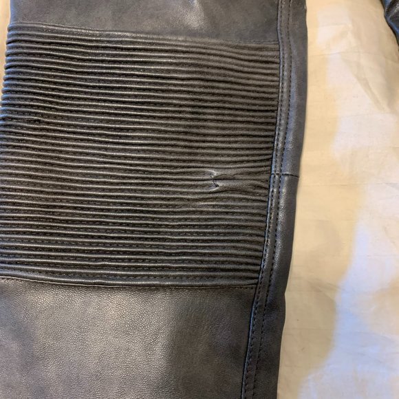 Zara 'leather' pants - Picture 5 of 7